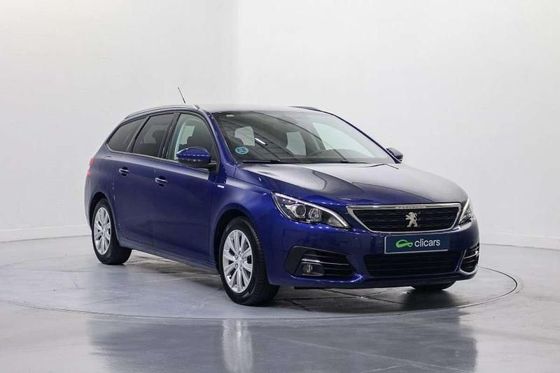 Usado Peugeot 308 SW Style 131 CV (96 kW) 2018 Azul Familiar