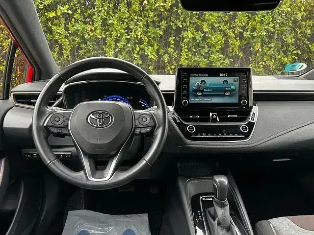 Usado Toyota Corolla Sport 180 CV (132 kW) 2021 Rojo Familiar