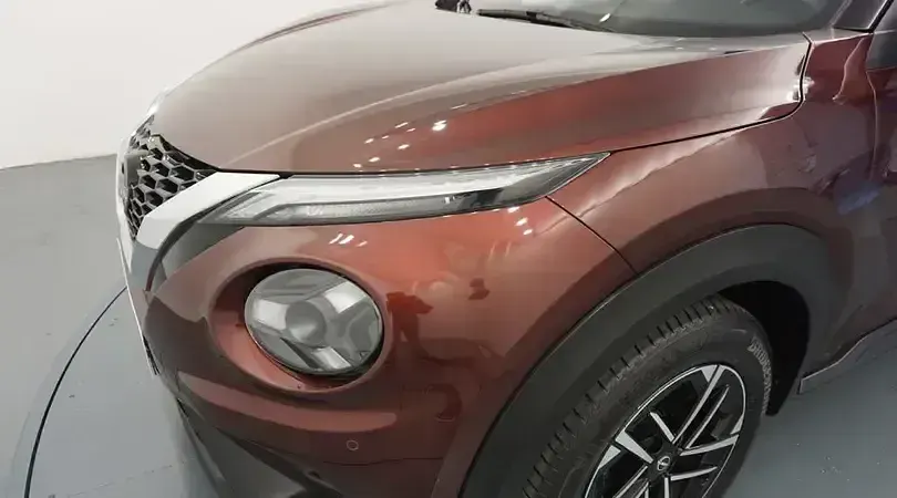Usado Nissan Juke N-Connecta 114 CV (83 kW) 2025 Burgundy (metalizado) monotono SUV