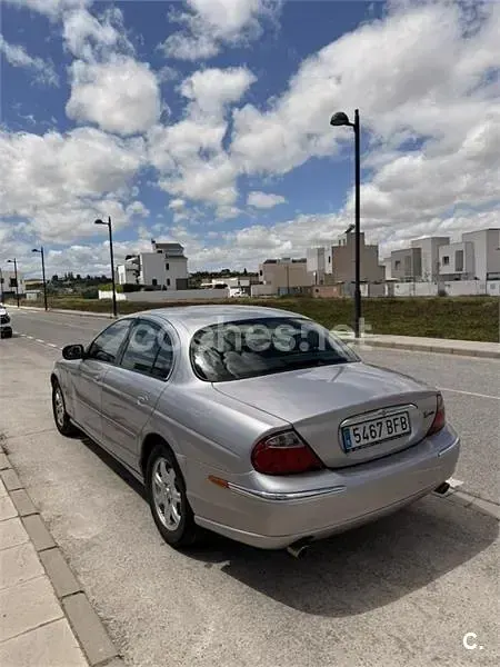 Usado Jaguar S-Type 240 CV (176 kW) 2001 Gris / plata Berlina