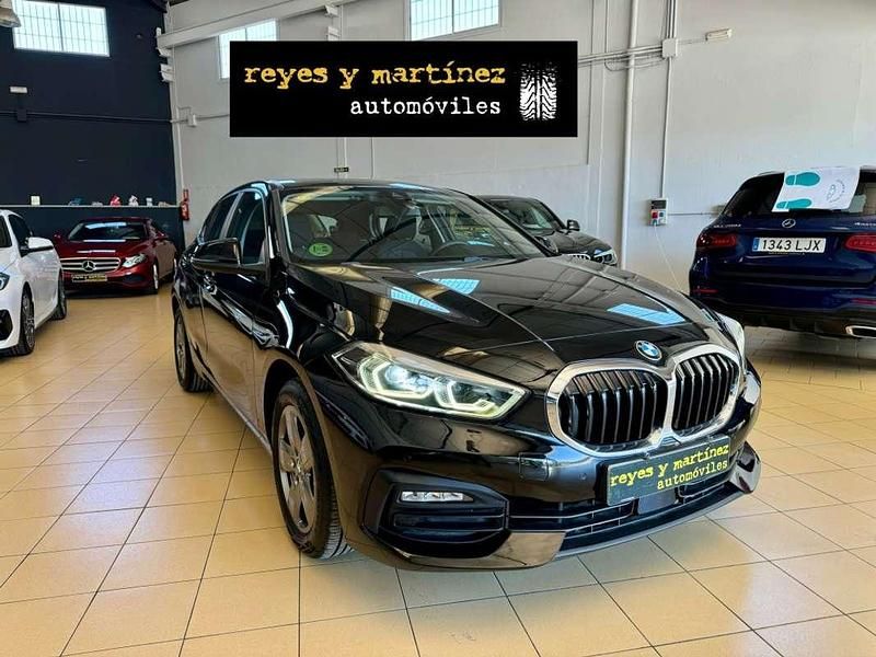 Usado BMW 116 Advantage 116 CV (85 kW) 2021 Negro Utilitario