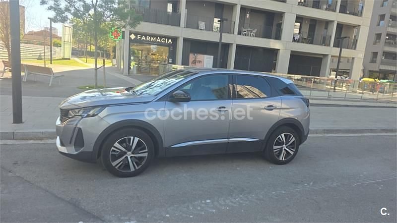Usado Peugeot 3008 Allure 130 CV (95 kW) 2024 Gris / plata SUV