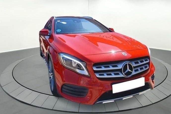 Usado Mercedes GLA200 AMG line 135 CV (99 kW) 2018 SUV