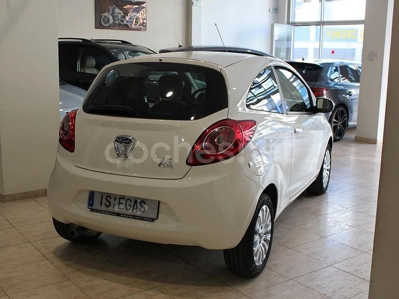 Usado Ford Ka Trend 69 CV (50 kW) 2016 Blanco Berlina