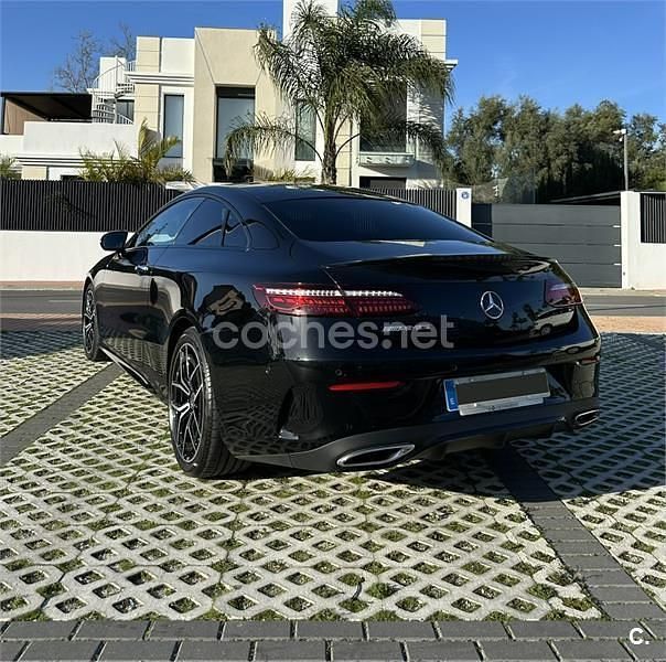 Usado Mercedes E220 194 CV (142 kW) 2022 Negro Coupe
