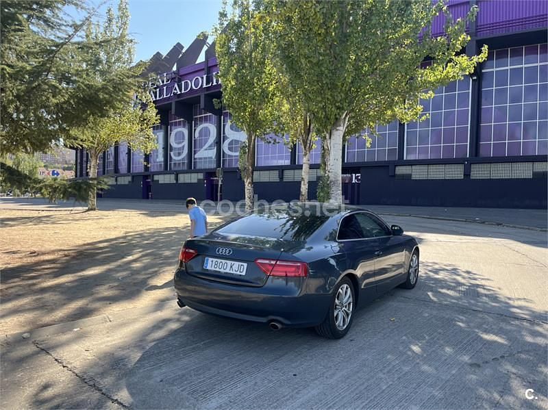 Gris / plata Usado 2009 Audi A5 Coupe | 9890 € (Precio justo) - Imagen 1/4