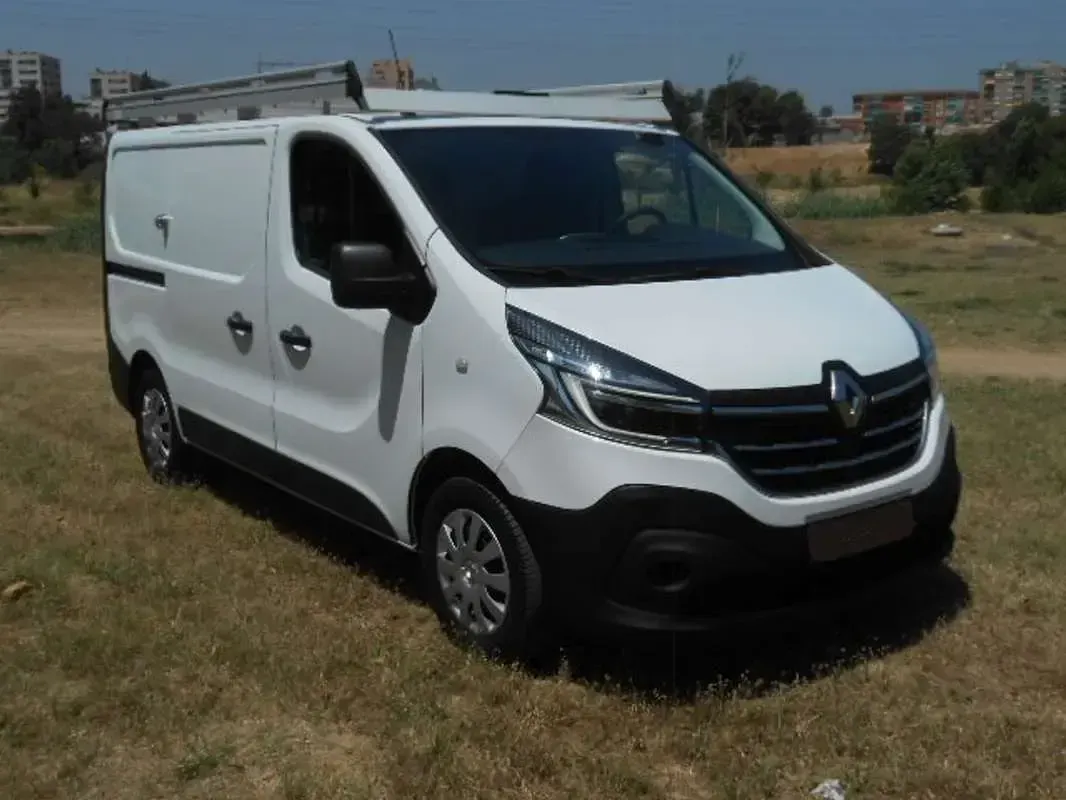 Usado Renault Trafic 95 CV (69 kW) 2020 Blanco Monovolumen