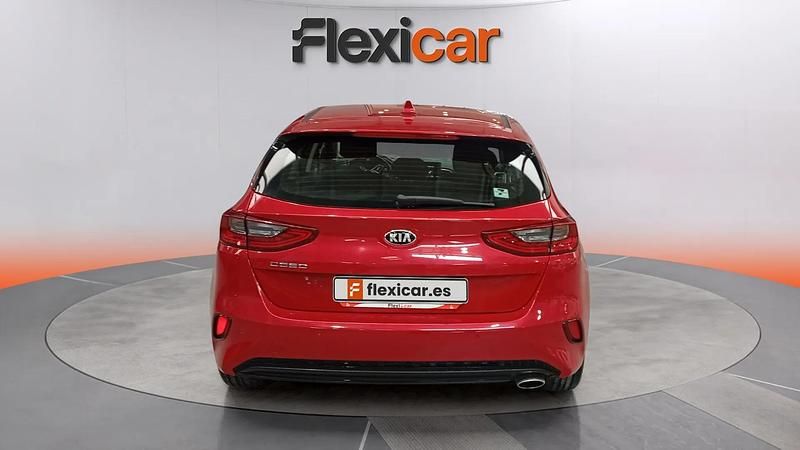 Usado Kia Ceed 120 CV (88 kW) 2021 Rojo Utilitario