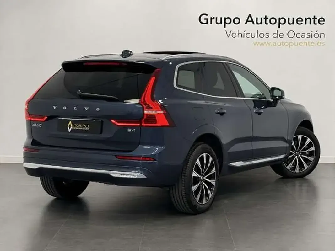 Usado Volvo XC60 Plus 197 CV (144 kW) 2022 Azul SUV