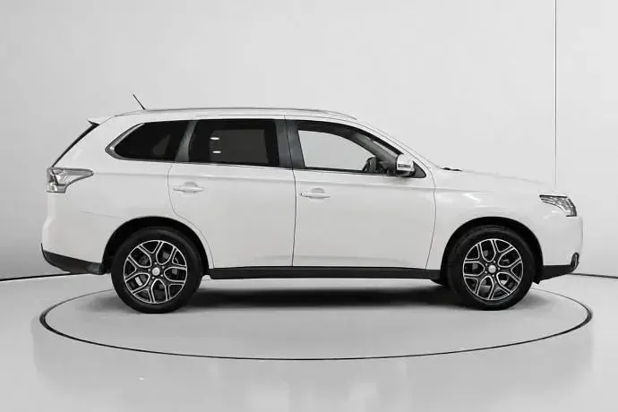 Usado Mitsubishi Outlander Motion 150 CV (110 kW) 2015 SUV