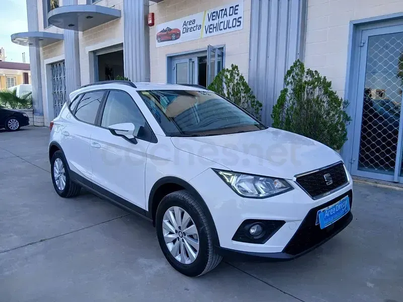 Usado Seat Arona Style 95 CV (69 kW) 2019 Blanco SUV