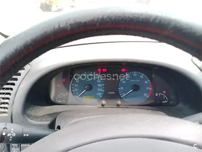 Usado Citroën Xsara Exclusive 110 CV (80 kW) 2002 Naranja Berlina