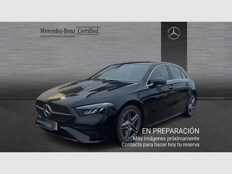 Usado Mercedes A200 AMG line 150 CV (110 kW) 2024 Negro Berlina