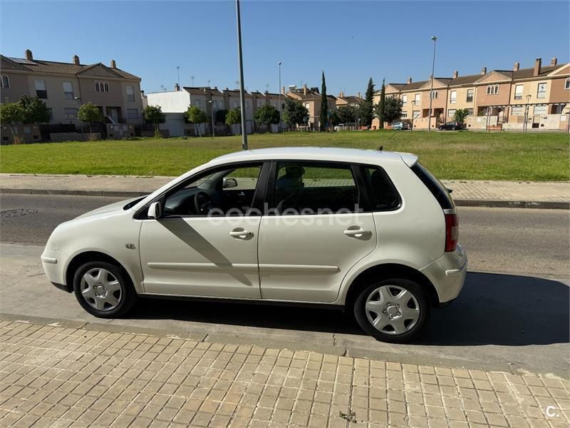 Blanco Usado 2004 VW Polo Trendline Berlina | 3200 € (Un poco caro) - Imagen 1/4