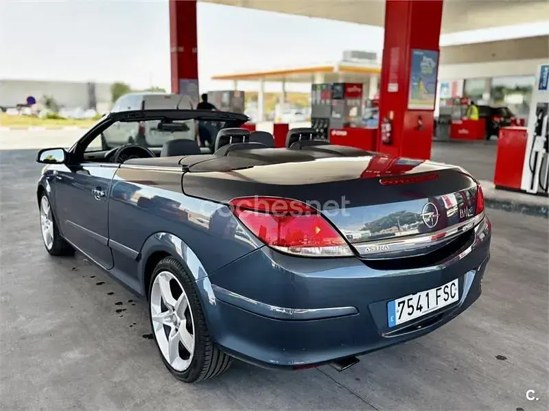 Usado Opel Astra Enjoy 150 CV (110 kW) 2007 Azul Descapotable
