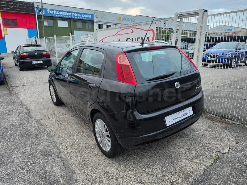 Usado Fiat Grande Punto Dynamic 75 CV (55 kW) 2008 Negro Utilitario