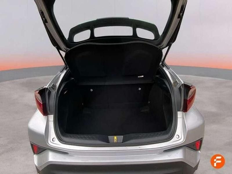 Usado Toyota C-HR Active 140 HP (102 kW) 2023 Cinzento SUV