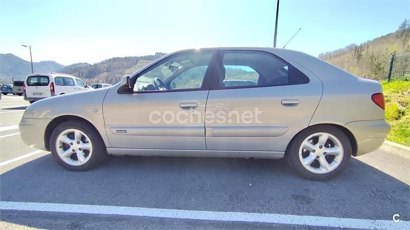 Usado Citroën Xsara Exclusive 90 CV (66 kW) 2003 Beige Berlina