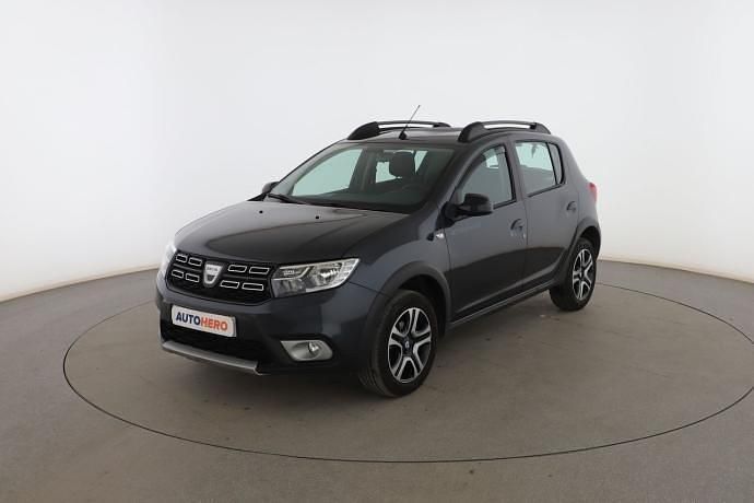 Usado Dacia Sandero 101 CV (74 kW) 2020 Gris Berlina