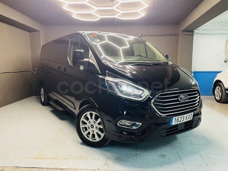 Usado Ford Tourneo Titanium 130 CV (95 kW) 2019 Negro Monovolumen