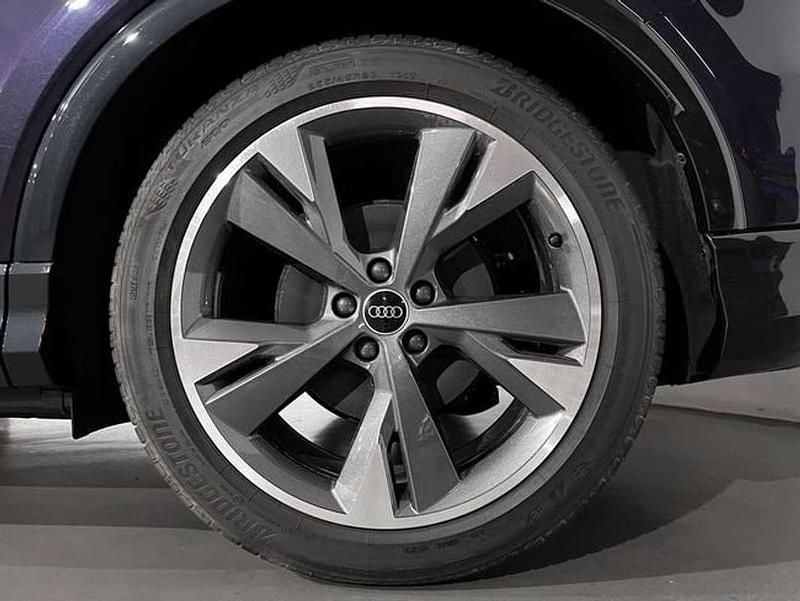 Usado Audi Q4 e-tron S-Line 150 kW (204 CV) 2024 Burdeos SUV