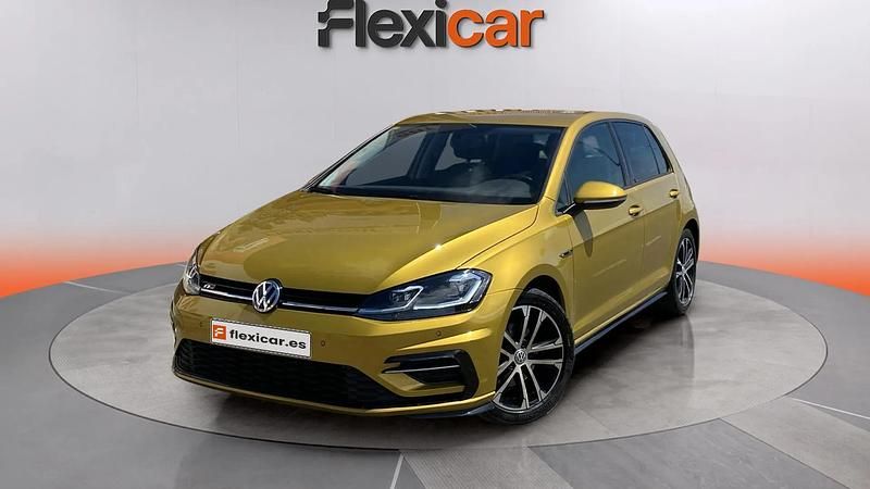 Usado VW Golf VII Sportline 150 CV (110 kW) 2018 Amarillo Utilitario