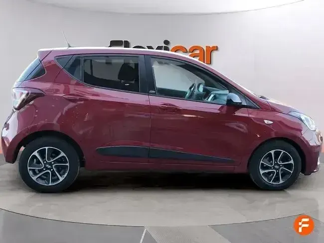 Usado Hyundai i10 GO! 66 CV (48 kW) 2018 Rojo Utilitario