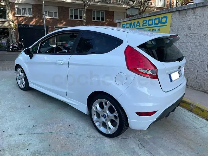Usado Ford Fiesta Sport 120 CV (88 kW) 2011 Blanco Berlina