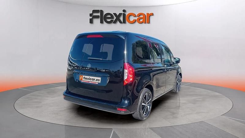 Usado Mercedes T180 116 CV (85 kW) 2023 Negro Monovolumen