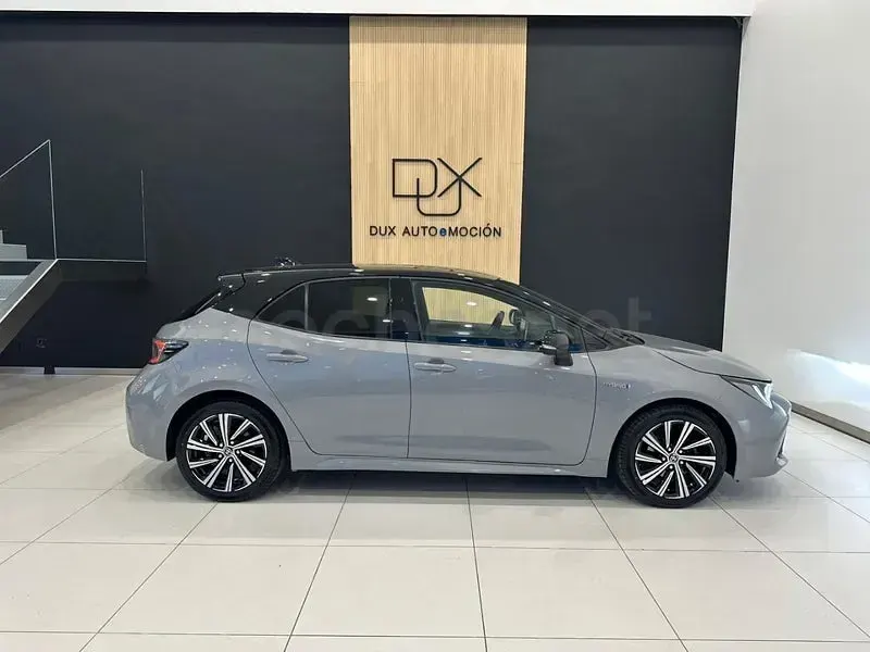 Usado Toyota Corolla Style 122 CV (89 kW) 2022 Gris / plata Berlina