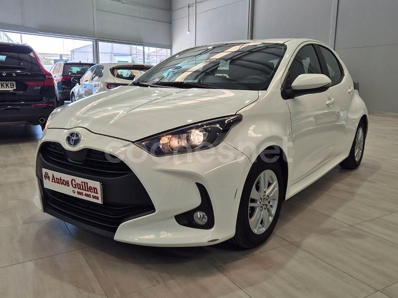Blanco Usado 2023 Toyota Yaris Hybrid Business Edition Berlina | 18.500 € (Buen precio) - Imagen 1/4