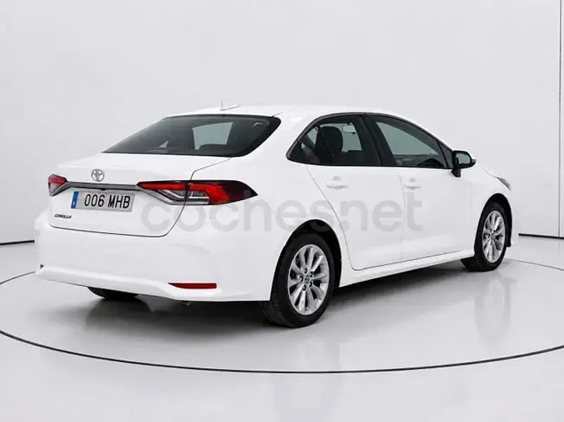 Usado Toyota Corolla Eco 140 CV (102 kW) 2023 Blanco Berlina