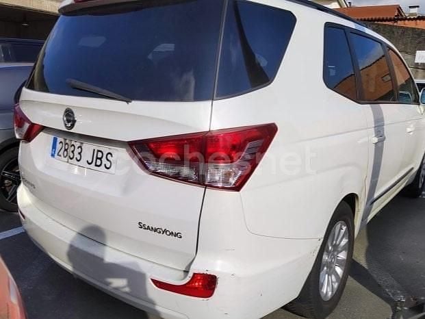 Usado SsangYong Rodius 155 CV (114 kW) 2015 Blanco Monovolumen