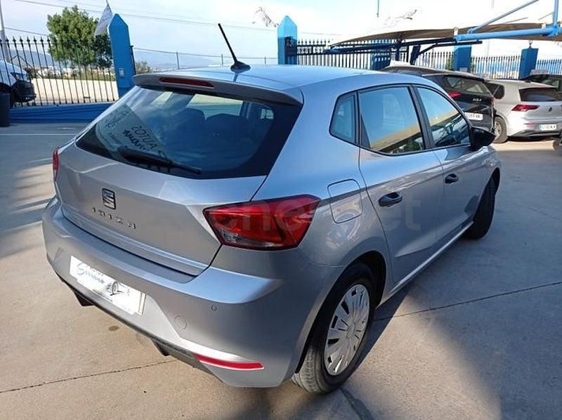 Usado Seat Ibiza Reference 80 CV (58 kW) 2021 Gris / plata Utilitario
