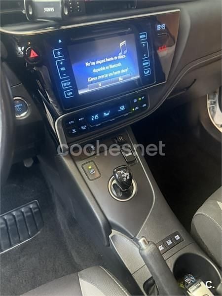 Blanco Usado 2017 Toyota Auris Hybrid Business Edition Familiar | 10.000 € (Buen precio) - Imagen 1/4