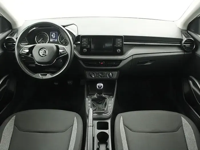 Usado Skoda Fabia Active 95 CV (69 kW) 2022 Blanco Berlina