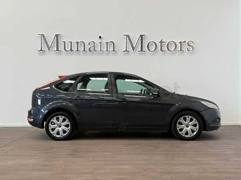 Usado Ford Focus Trend 109 CV (80 kW) 2011 Azul Berlina