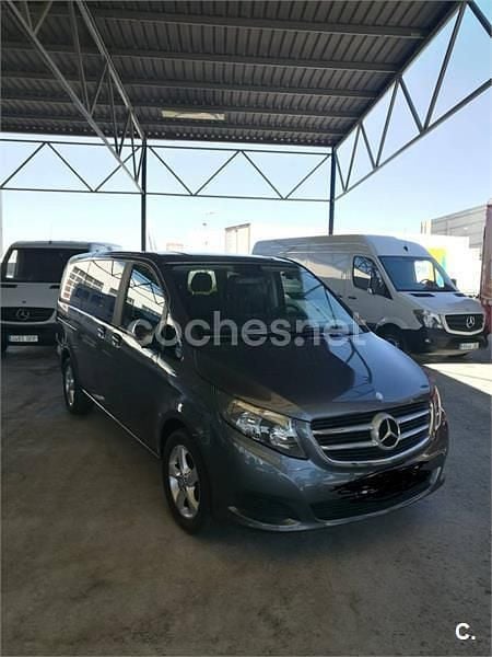 Usado Mercedes V220 Exclusive 163 CV (119 kW) 2016 Gris / plata Monovolumen