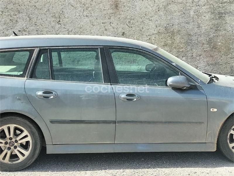 Usado Saab 9-3 Linear 150 CV (110 kW) 2007 Gris / plata Utilitario