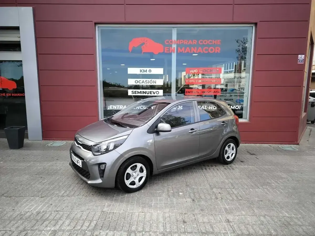 Usado Kia Picanto 67 CV (49 kW) 2023 Gris Utilitario