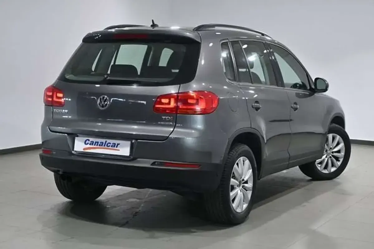 Usado VW Tiguan 110 CV (80 kW) 2013 Gris SUV