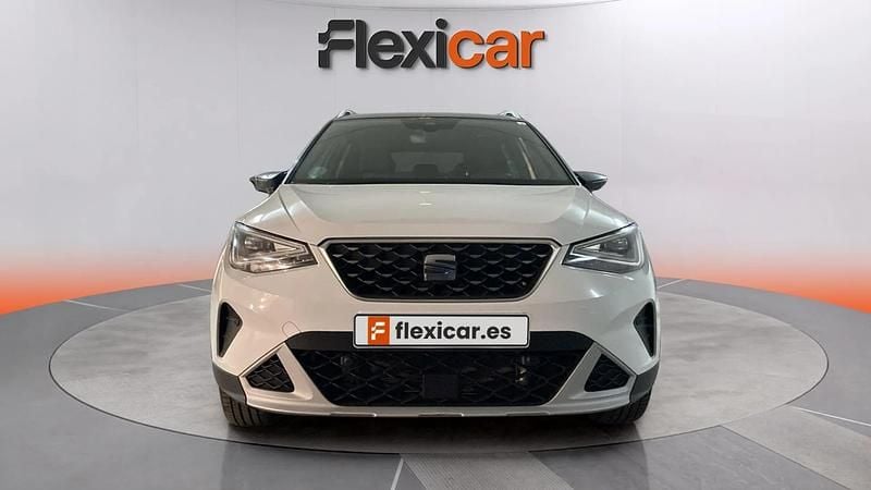 Usado Seat Arona FR 110 CV (80 kW) 2022 Blanco SUV
