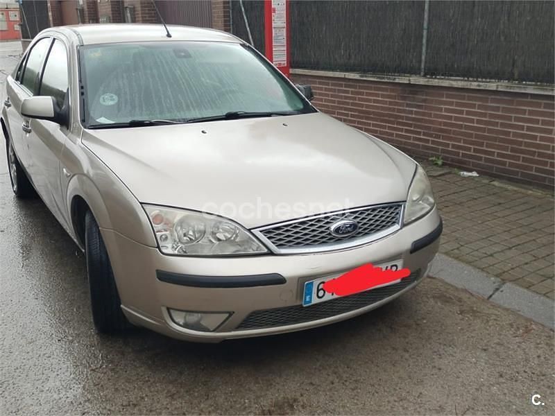 Beige Usado 2005 Ford Mondeo Ghia Berlina | 2200 € (Precio justo) - Imagen 1/4