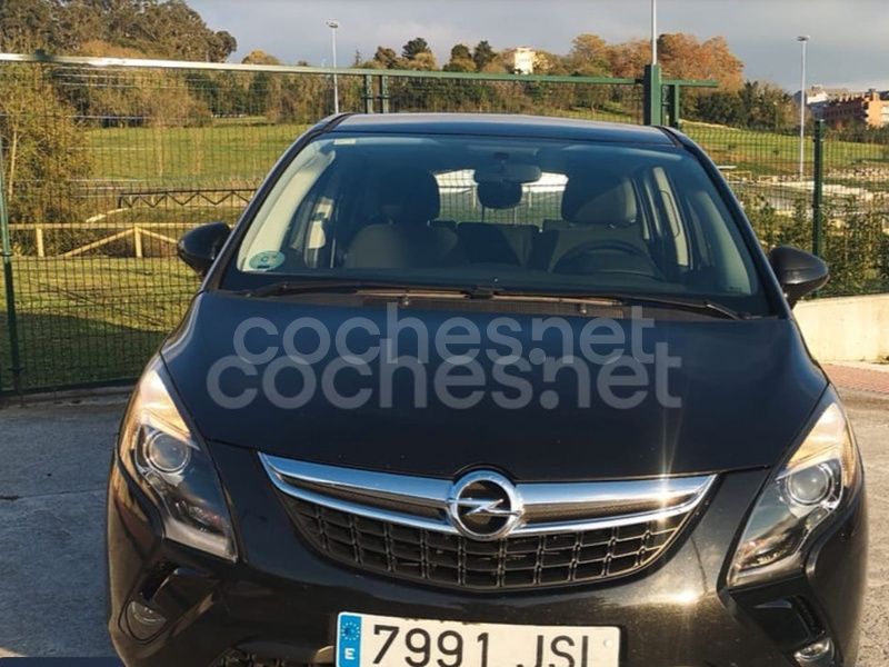 Usado Opel Zafira Tourer Expression 120 CV (88 kW) 2015 Negro Monovolumen
