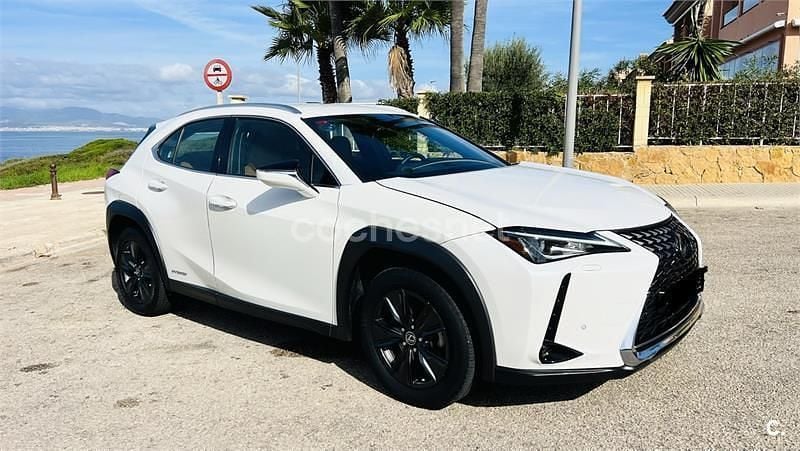 Usado Lexus UX Business Edition 184 CV (135 kW) 2019 Blanco SUV