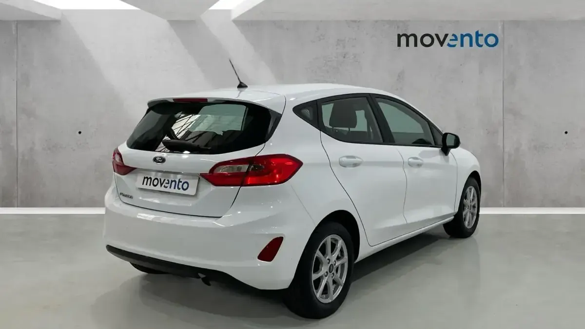 Usado Ford Fiesta Trend 85 CV (62 kW) 2019 Blanco Utilitario