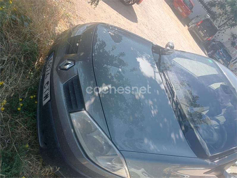 Gris / plata Usado 2004 Renault Mégane II Authentique Berlina | 4000 € (Caro) - Imagen 1/4