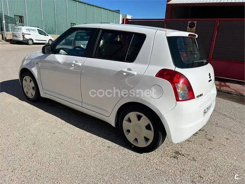 Usado Suzuki Swift GL 69 CV (50 kW) 2008 Blanco Utilitario