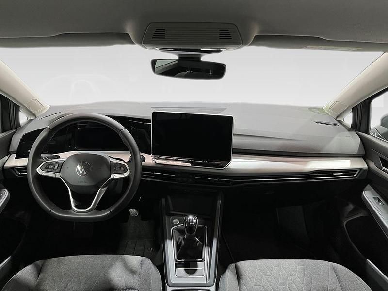 Usado VW Golf VIII 115 CV (84 kW) 2025 Gris Utilitario