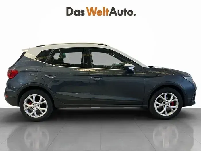 Usado Seat Arona FR 150 CV (110 kW) 2023 Gris SUV